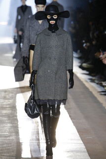 Moschino FALL 2018 MENSWEAR Milan MFW коллекция Moschino осень 2018 мужская неделя моды в Милане Mainstyles